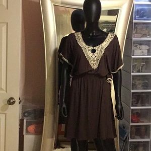 *Cute brown dress with ivory embellished detail